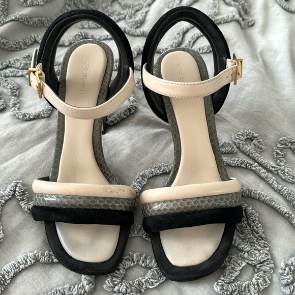 Tory Burch python and gold size 7 heels - Picture 4 of 5